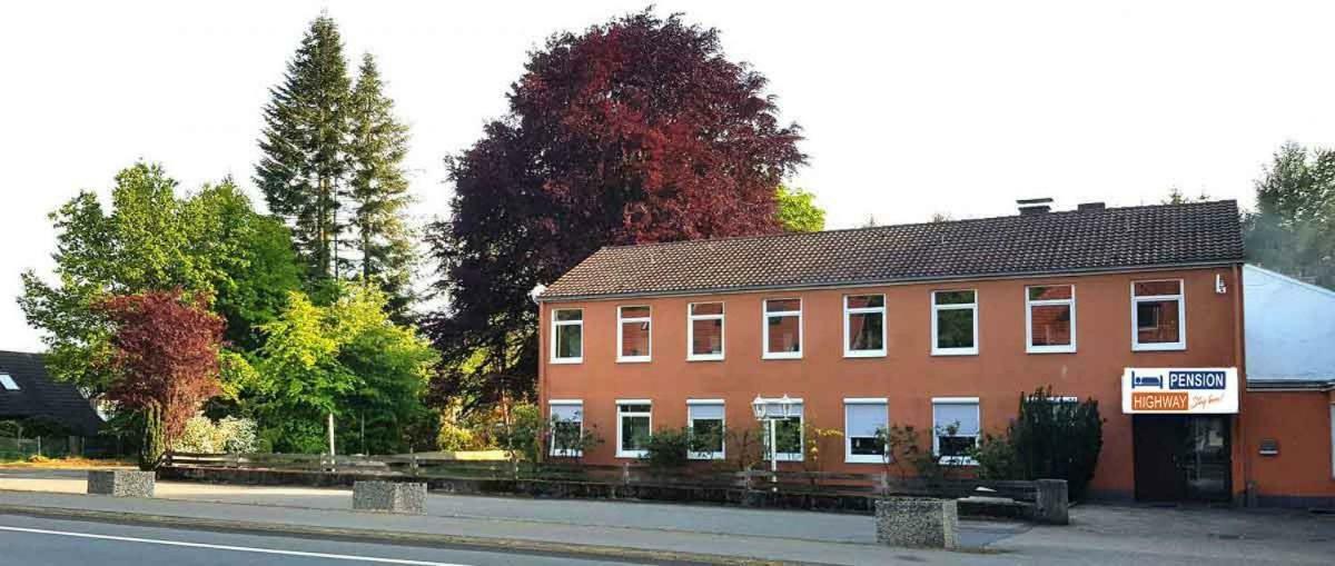 Pension Highway 3 Bielefeld Eksteriør bilde